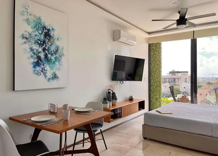 Vakantiehuis Sea View W Rooftop Pool Near 5th Ave *